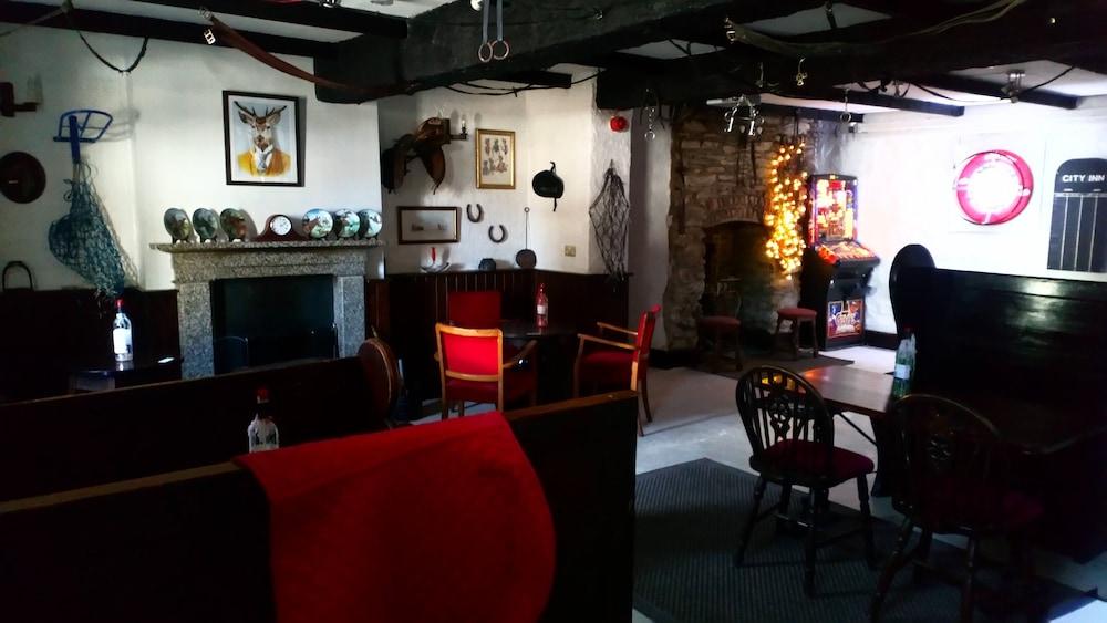 The City Inn Труро Екстериор снимка
